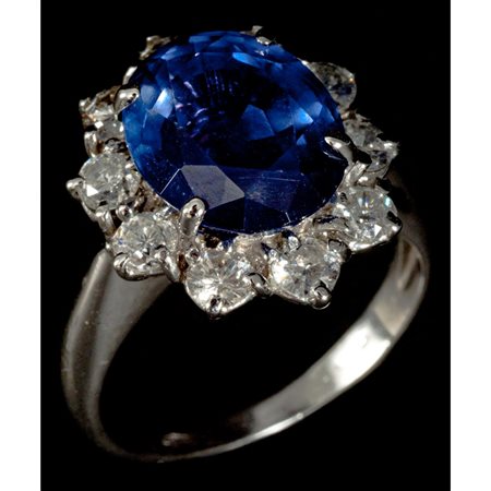 ANELLO in oro bianco 18 KT con diamanti taglio brillante