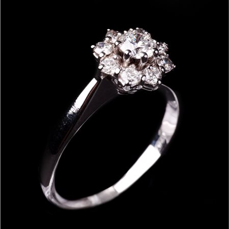 ANELLO in oro bianco 18 KT con diamanti taglio brillante
