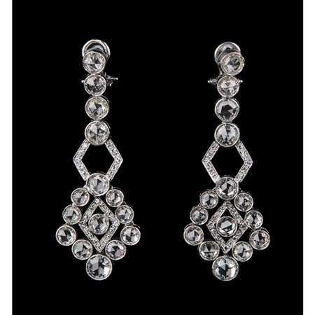 ORECCHINI in oro bianco 18 KT e rose coronè ct. 8,00