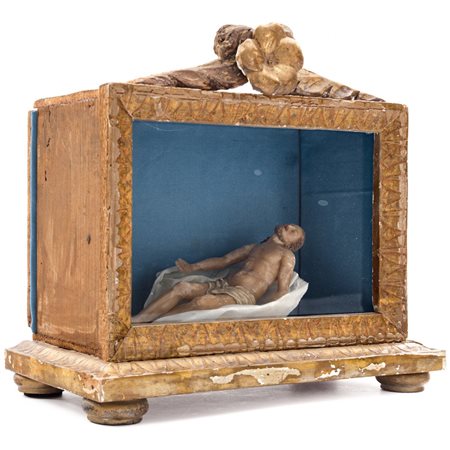 CRISTO in cera entro teca in legno dorato