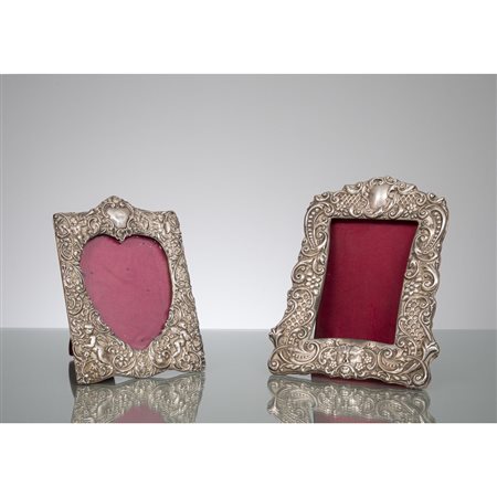 OFFICINE ITALIANE XIX SEC. Coppia di portafoto in argento