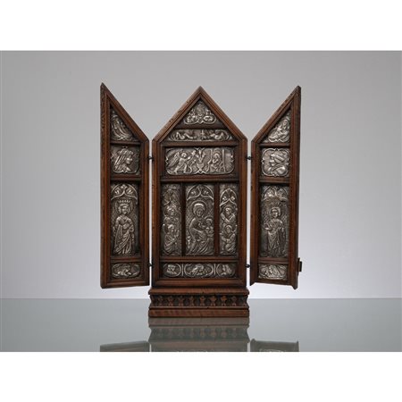 MANIFATTURA EUROPEA XIX SEC. Trittico in legno e argento