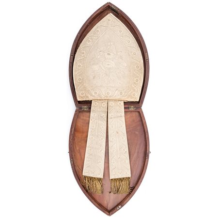 MANIFATTURA ITALIANA DEI PRIMI DEL '900, Copricapo vescovile