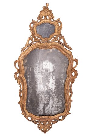 manifattura veneta XVIII secolo ( - ) 
Specchiera con cimasa 
Legno intagliato e dorato cm 126x62
