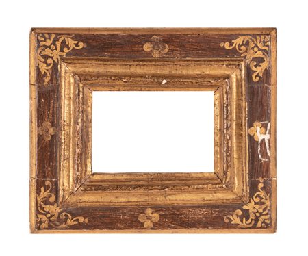 Manifattura Toscana XVI secolo ( - ) 
Cornice  
Legno laccato e dorato cornice cm  21,5x26 / luce 8,5x12,5