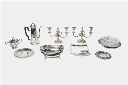 LOTTO DI NOVE OGGETTI IN ARGENTO