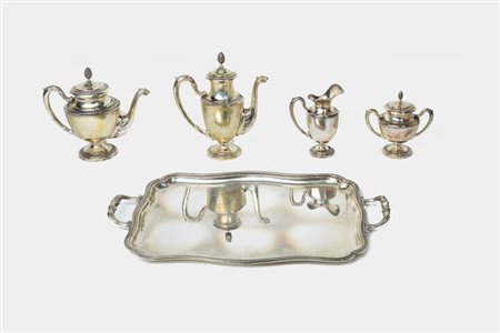 LOTTO DI CINQUE OGGETTI IN ARGENTO