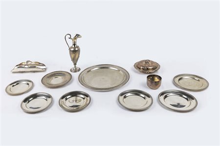 LOTTO DI DODICI OGGETTI IN ARGENTO