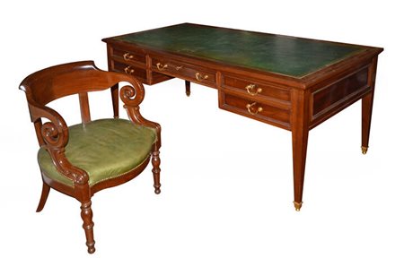 SCRIVANIA  E POLTRONA