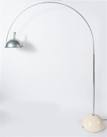 FABIO LENCI Lampada da terra con arco in metallo cromato, base in cemento con...
