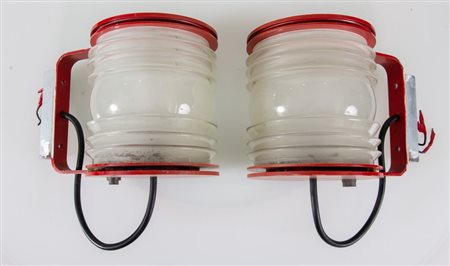 JOE COLOMBO Coppia di lampade da parete in alluminio laccato e diffusore in...