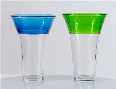 SALVIATI Coppia di vasi in vetro soffiato di murano. Marchio originale. Prod....