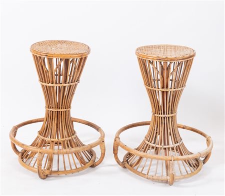 TITO AGNOLI Coppia di sgabelli in bambù e canna d’india. Prod. Bonacina,...