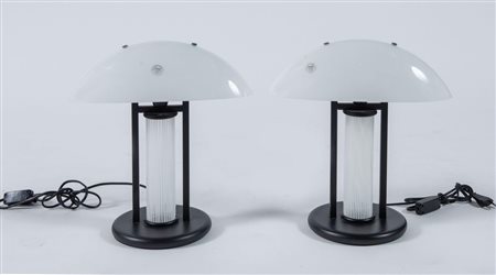 MURANO Coppia di lampade da tavolo in vetro con struttura in metallo. Marchio...