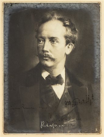 STRAUSS, Richard Georg (Monaco di Baviera, 11 giugno 1864 – Garmisch-Partenkirchen, 8 settembre 1949): Foto con dedica e firma