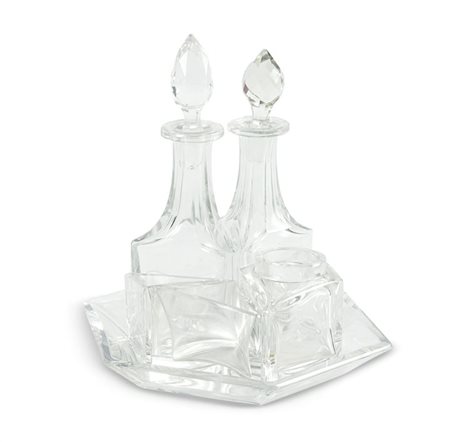 SERVIZIO OLIO E ACETO Servizio in cristallo composto da vassoio contenente...