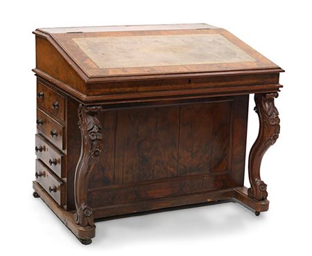 SCRITTOIO Scrittoio da centro, Inghilterra, metà XIX secolo, in mogano e...