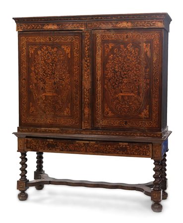 STIPO Grande stipo a due corpi, Olanda, fine XVIII secolo, lastronato e...