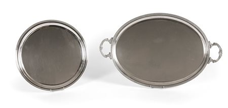 LOTTO DI DUE OGGETTI IN ARGENTO Lotto composto da due oggetti in argento: un...