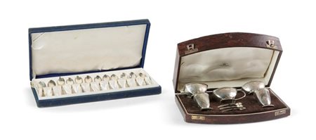 LOTTO DI OGGETTI IN ARGENTO Lotto composto da: una scatola contenente dodici...