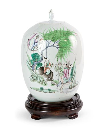 VASO Vaso con coperchio in porcellana, Cina, fine XIX secolo, decorato con...