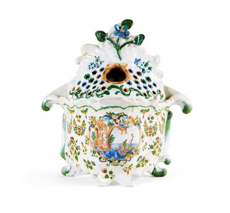 FIORIERA Fioriera in maiolica, Francia XVIII seccolo. A due elementi dipinta...