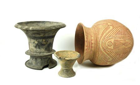 TRE VASI BANG CHIANG DATAZIONE: 600-300 a. C. MATERIA E TECNICA: argilla...