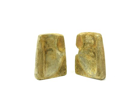 MATRICE DI ASCIA DATAZIONE: 600-300 a. C. MATERIA E TECNICA: pietra scolpita...