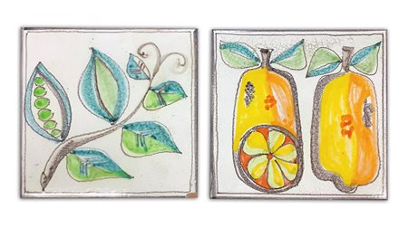 De Simone - Coppia di piastrelle in maiolica raffiguranti un