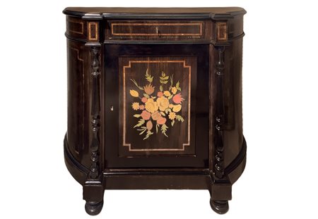 Etagere mobile con intarsi floreali sul fronte   