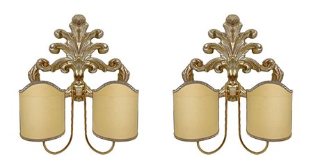Coppia di appliques in legno dorato, 20th century  H 50x39 A