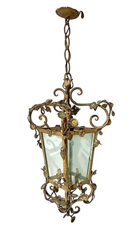 Lampadario a una luce in metallo dorato a forma di lanterna 