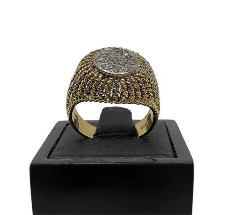 Anello in oro, 20th century  8,3 gr, misura 14 Lavorazione i