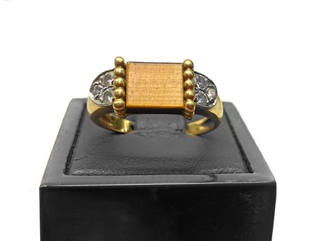 Anello in oro e pietre, 20th century  Gr. 4,4, misura 13 Lav