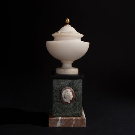 Vaso in alabastro, Italia prima metà XIX secolo