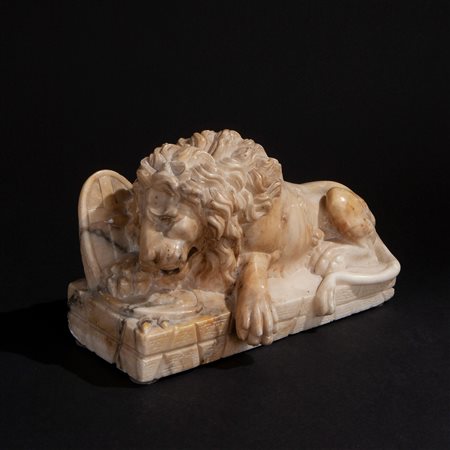Scultura in alabastro raffigurante il "Leone di Lucerna", Italia XIX secolo