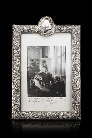 Grande cornice portafoto in argento con dedica di Wally Toscanini a Valentina C