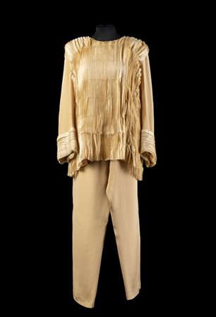 MAURIZIO GALANTE
(attribuito) Completo composto da una casacca in seta, il fron