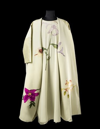 MAURIZIO GALANTE
Completo da sera in seta verde pallido con fiori policromi app