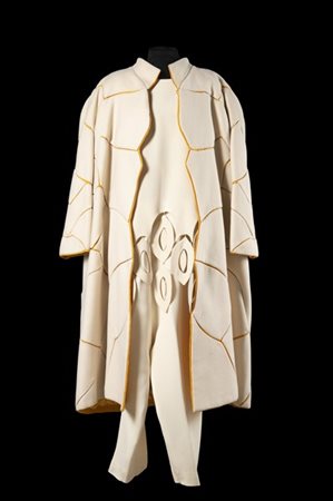 ROBERTO CAPUCCI, MAURIZIO GALANTE
Lotto composto da un cappotto in panno color