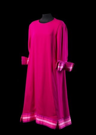 ROBERTO CAPUCCI 
Vestito a tunica in cady di seta fucsia con bordo e maniche in