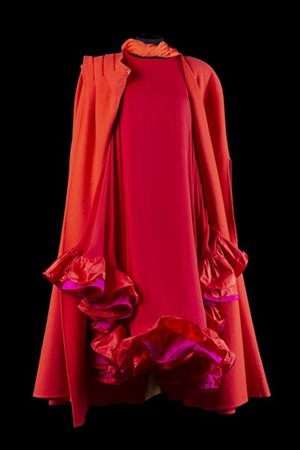 ROBERTO CAPUCCI, MILA SCHÖN Lotto composto da abito da cocktail con maniche a p