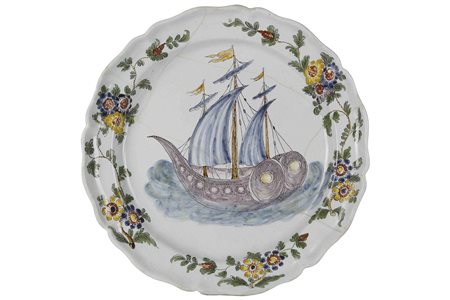 Piatto centinato con “Caravella”
PESARO, Fabbrica Casali Callegari, 1780ca.