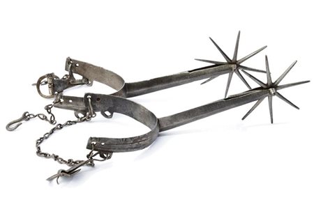 Paio di rari sproni medievali per la giostra