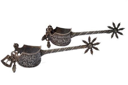 Eccezionale paio di sproni in stile del tardo medioevo