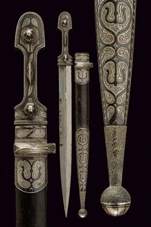 Kindjal con fornimenti in argento