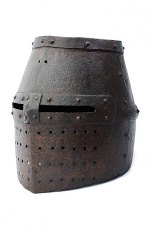 Elmo pentolare nello stile del XIII secolo