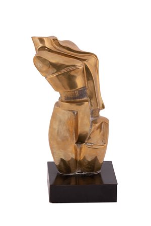 Jose Guerra   (Madrid, 1941 - Santa Catarina, 2018) 
Busto 1982
Metallo dorato cm 22x10 (cm 27x10 con base)