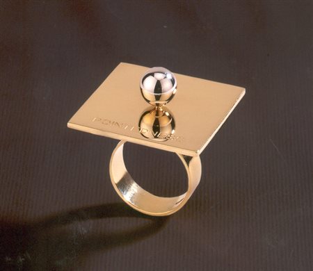 YOKO ONO (Tokyo, 1933) Anello Pointedness, 2004 oro giallo e bianco 18 kt cm....
