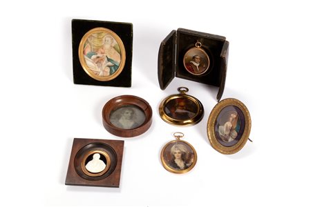 Lotto composto da sette miniature di materiali ed epoche diverse